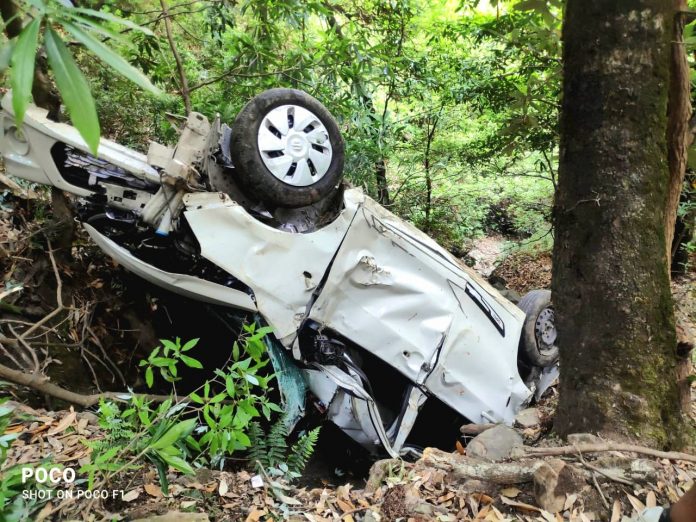 Nahan News Car fell in Haripurdhar gorge