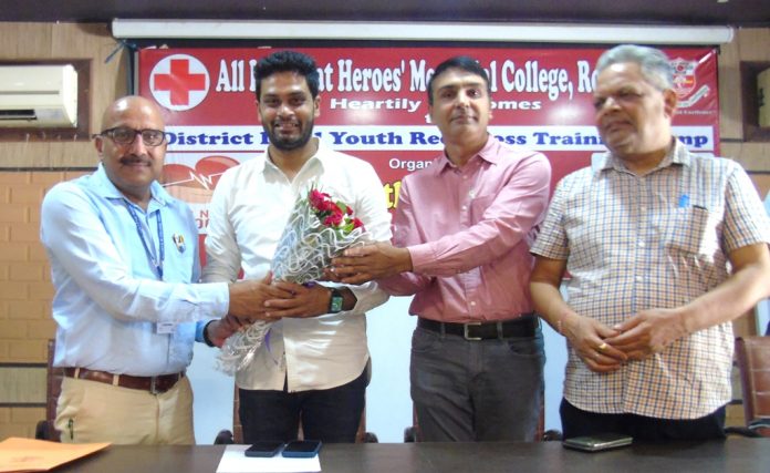 Cross Launches five-day camp at Jat College