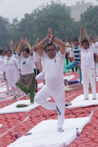 Panipat News/Sports Minister did yoga with students and yoga seekers