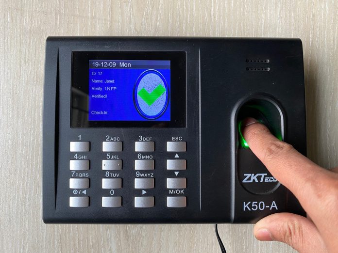 Biometric will be Installed in 2100 Government Schools