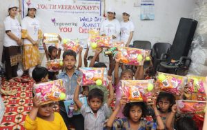 Panipat News/Youth Veerangana Sanstha distributed stationery and toys to needy children