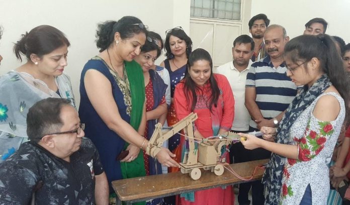 Panipat News/Best out of waste competition organized in IB PG College