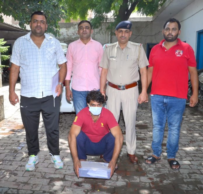 Panipat News/One accused arrested with illegal country-made pistol