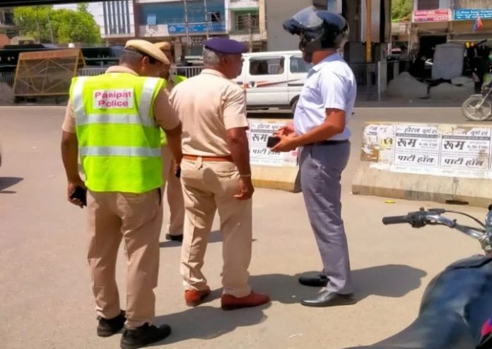 Panipat News/DSP Sandeep Kumar himself inspected the traffic system riding on a bike