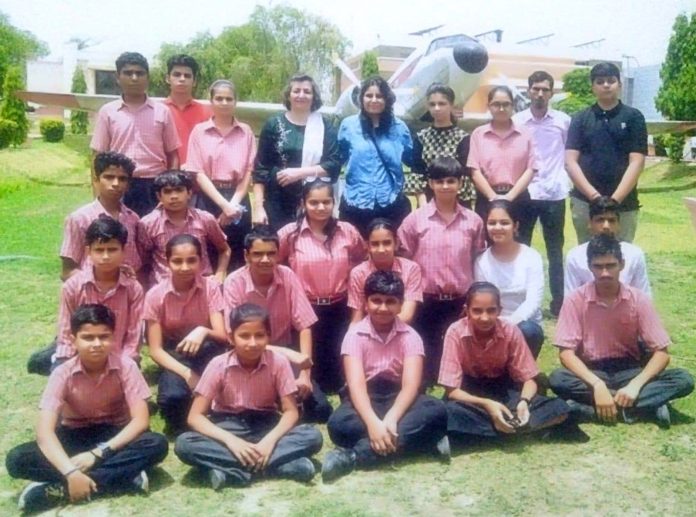 Students Of Buniyad Niketan School