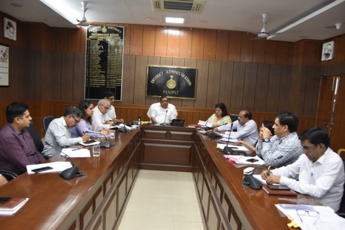 Panipat News/DC Sushil Sarwan reviewed the works related to the announcements of the Chief Minister