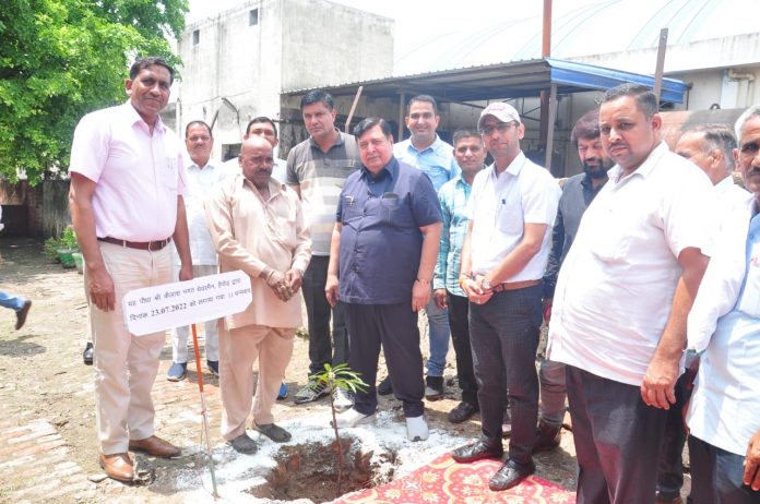 Kaithal News/Hafed Chairman Kailash Bhagat inspects Hafed's office and warehouses