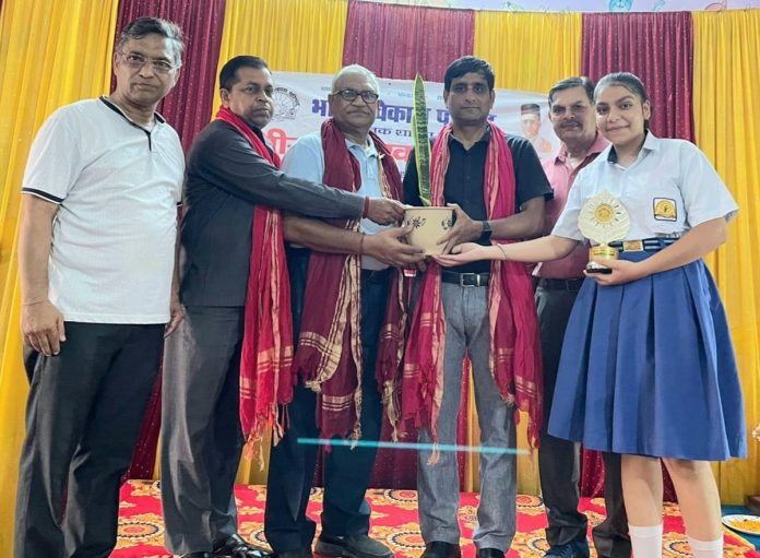 Deepanshu First in Inter School Essay Competition