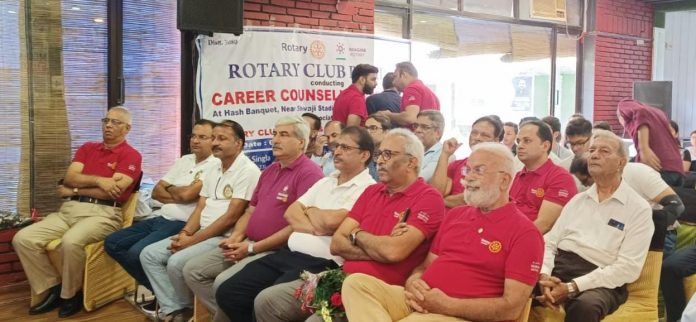 Panipat news/Rotary Club and Geeta Vishwavidyalaya organized career counseling program for students