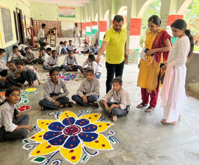 Panipat News/Rangoli competition held in Government Model Culture School Israna