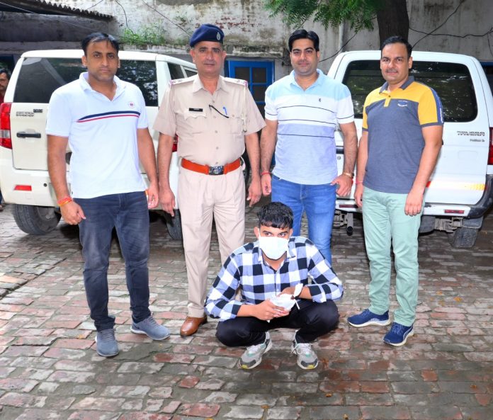 Panipat News/Accused arrested with illegal desi pistol in Panipat