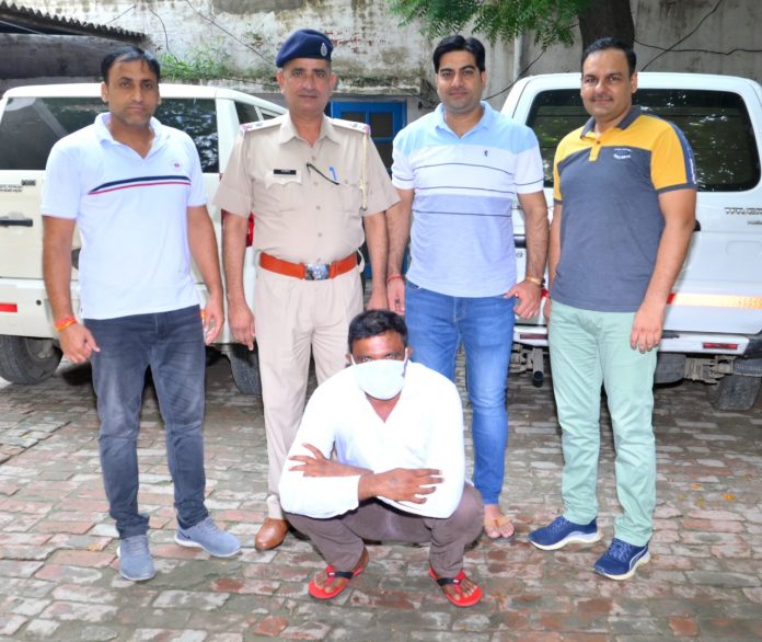 Panipat News/Third accused absconding arrested for cheating by changing ATM card