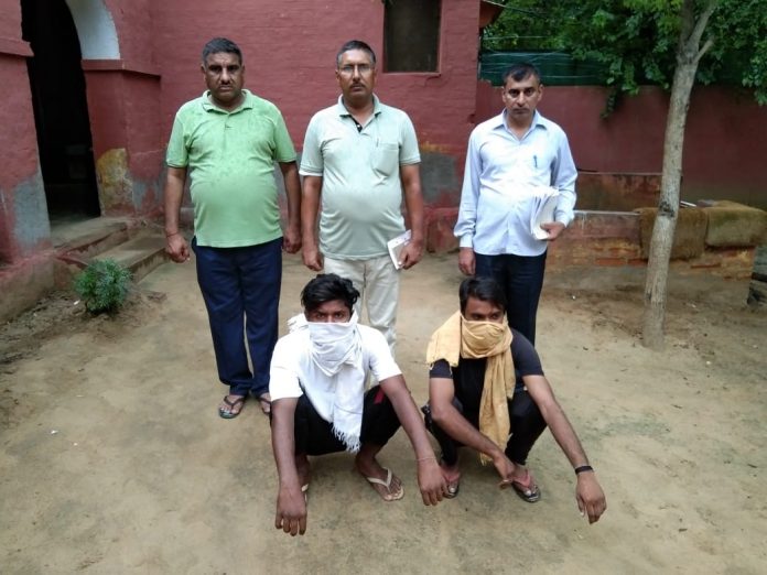 Mahendragarh News/Two accused arrested for snatching mobile and cash