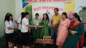 Panipat News/Mehndi competition organized by Youth Veerangana Sanstha in MRS Vidya Mandir School