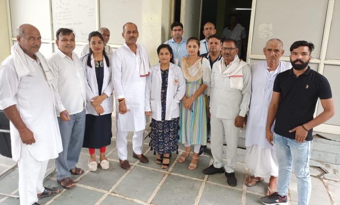 Panipat News/Eye examination of 140 people done in eye check-up camp