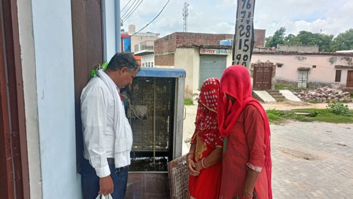 health-workers-checked-dengue-larvae-door-to-door