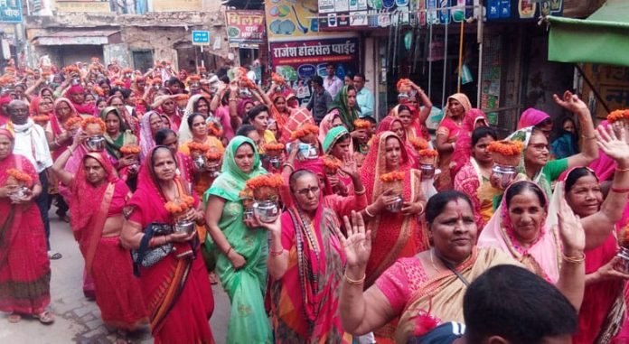 Mahendragarh News/Huge Kalash Yatra taken out before Shrimad Bhagwat Katha