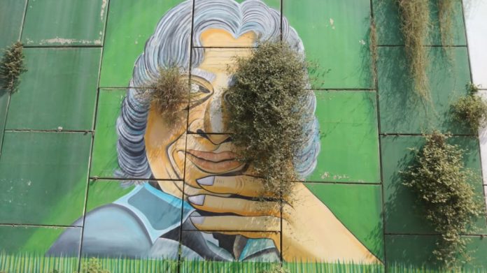 Grass grew on the paintings of great men and freedom fighters in Gharaunda