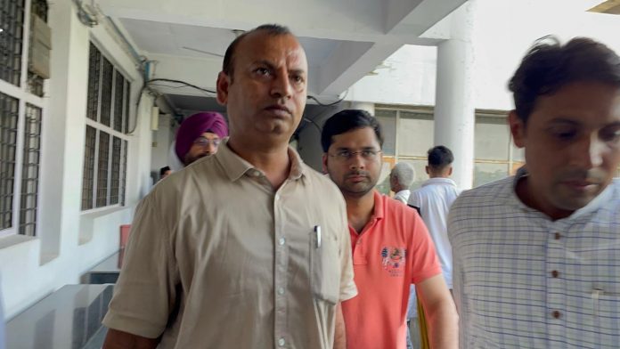 Tehsildar and Reader presented in court in bribery remand and custody