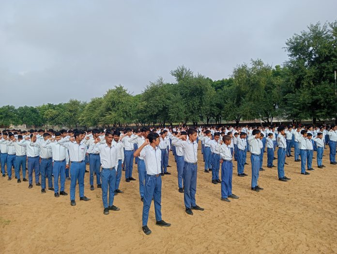 Indian Air Force Day celebrated with great pomp at Suraj School Ballia