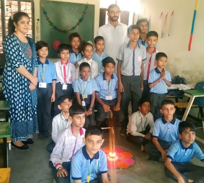 Panipat News/Decorate the lamp in AV Public School organize a rangoli making competition