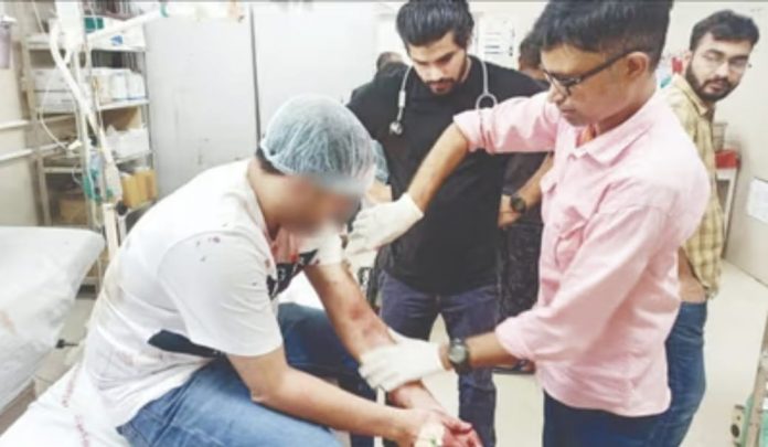 Car riders beat up two doctors of PGI