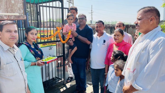 Social worker Sandeep Garg got water cooler installed in Government Primary School