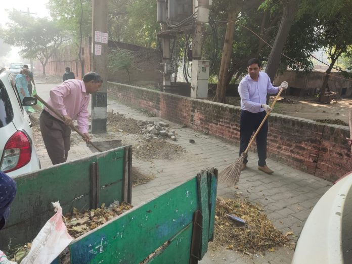 Municipal sanitation workers strike