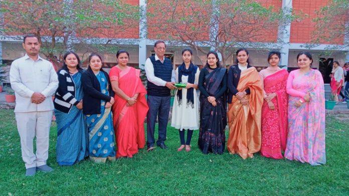 Girl students of IG College got first place in poster making and slogan writing competition