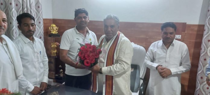 Panipat News/Rajya Sabha MP Panwar congratulated the newly elected sarpanches and panches