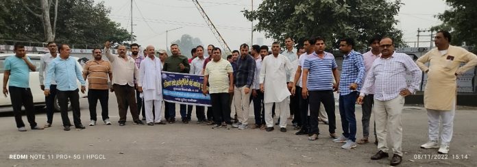 Panipat News/HSEB workers union protested at gate number 1 gate number 2 of thermal plant