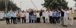 Panipat News/HSEB workers union protested at gate number 1 gate number 2 of thermal plant