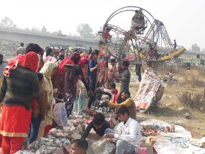 Panipat News/Devotees take a holy dip in Yamuna on Kartik Purnima