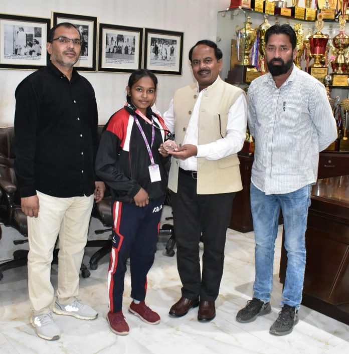 Panipat News/Arya College student won bronze medal in Wushu in Khelo India North John