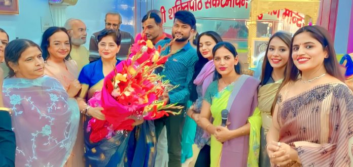 Panipat News/Art of Living family honored Kusum Dhiman