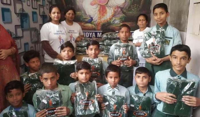 Panipat News/Youth Veerangana Sanstha distributed warm clothes to poor children