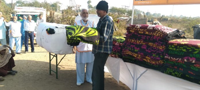 Vishwa Manav Ruhani Sanstha distributed warm blankets to needy people