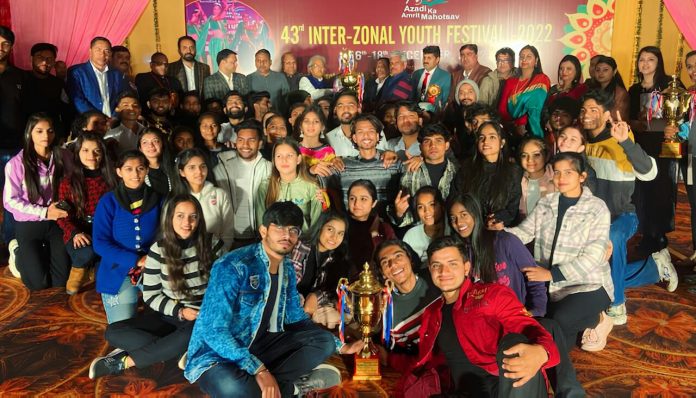 Panipat News/Arya PG College created history by winning the overall trophy for the 5th time in the 43rd Inter Zonal Youth Festival