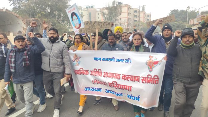 Guest teachers from all over the state came on the streets of Karnal