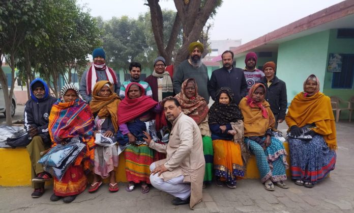 Panipat News/Samaj Seva Sangthan distributed warm clothes to the elderly and children living in Sondhapur Leprosy Ashram