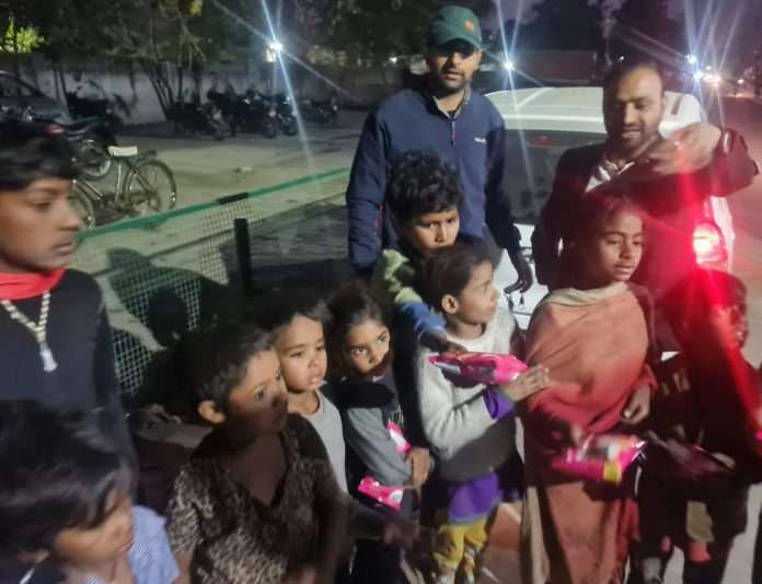 Panipat News/Social worker Advocate Vijay Kant Sharma celebrated birthday with poor children