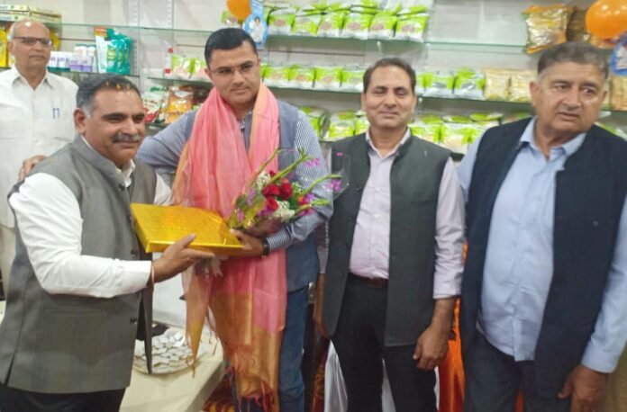 Panipat News/Inauguration ceremony of Patanjali Pure Dairy Products Center organized at Gayatri Health Care Center