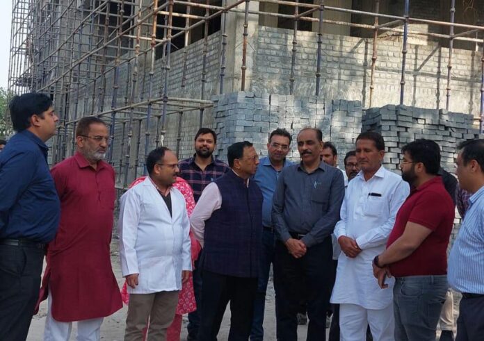 MLA Vij inspected the under-construction building of Mother and Child Care Hospital being built at a cost of 52 crores