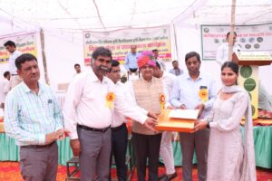 Panipat News/District level agriculture fair organized at Krishi Vigyan Kendra Ujha