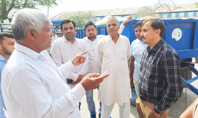 Panipat News/The commission agents protested against the policies of the government by reducing the agent and keeping more scale of mustard procurement