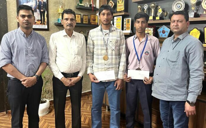 Panipat News/Arya Senior Secondary School student Dipanshu won gold medal in Youth Games