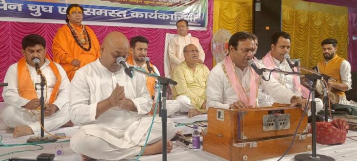 Panipat News/Grand celebration of Holi of flowers and one evening in the name of Bihari ji