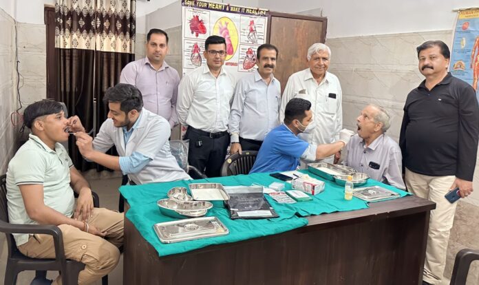 Panipat News/35th free medical camp organized by Adarsh ​​Ek Vishwas Society