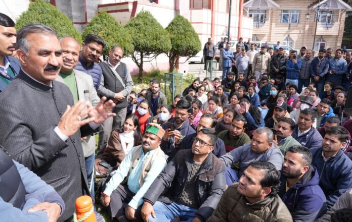 Outsourced Employees met CM