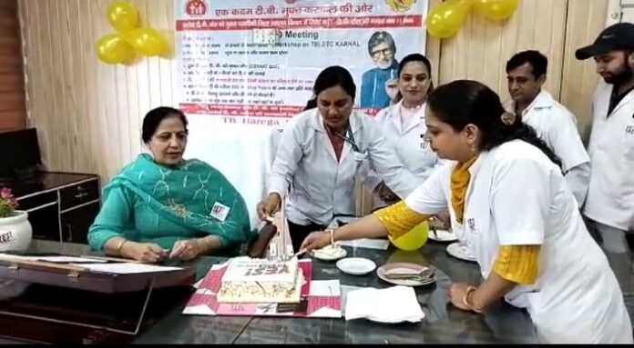 world-tb-day-was-celebrated-by-cutting-cake-at-civil-hospital